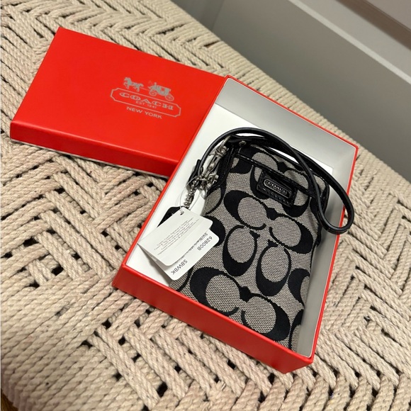 Coach Y2K Black Signature Wristlet - Picture 2 of 5